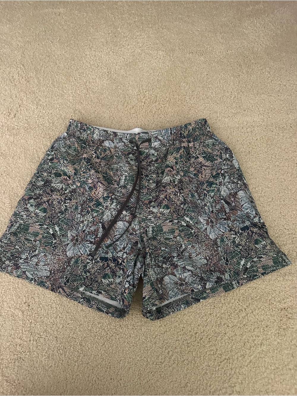 Men’s Lululemon swim trunks
